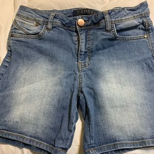 Jean Shorts by Tinsel Size 27